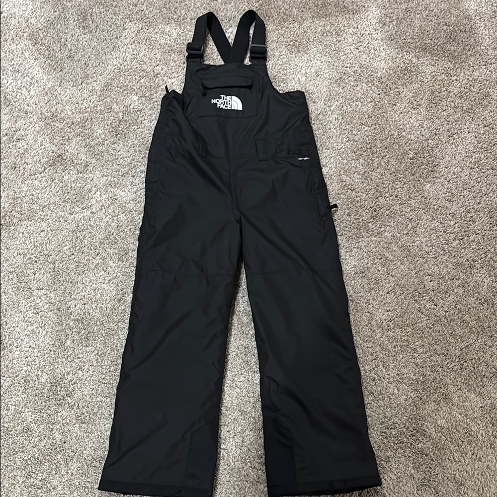 The North Face Freedom Insulated Teen Bibs Size:12
Color: Black Worn twice!